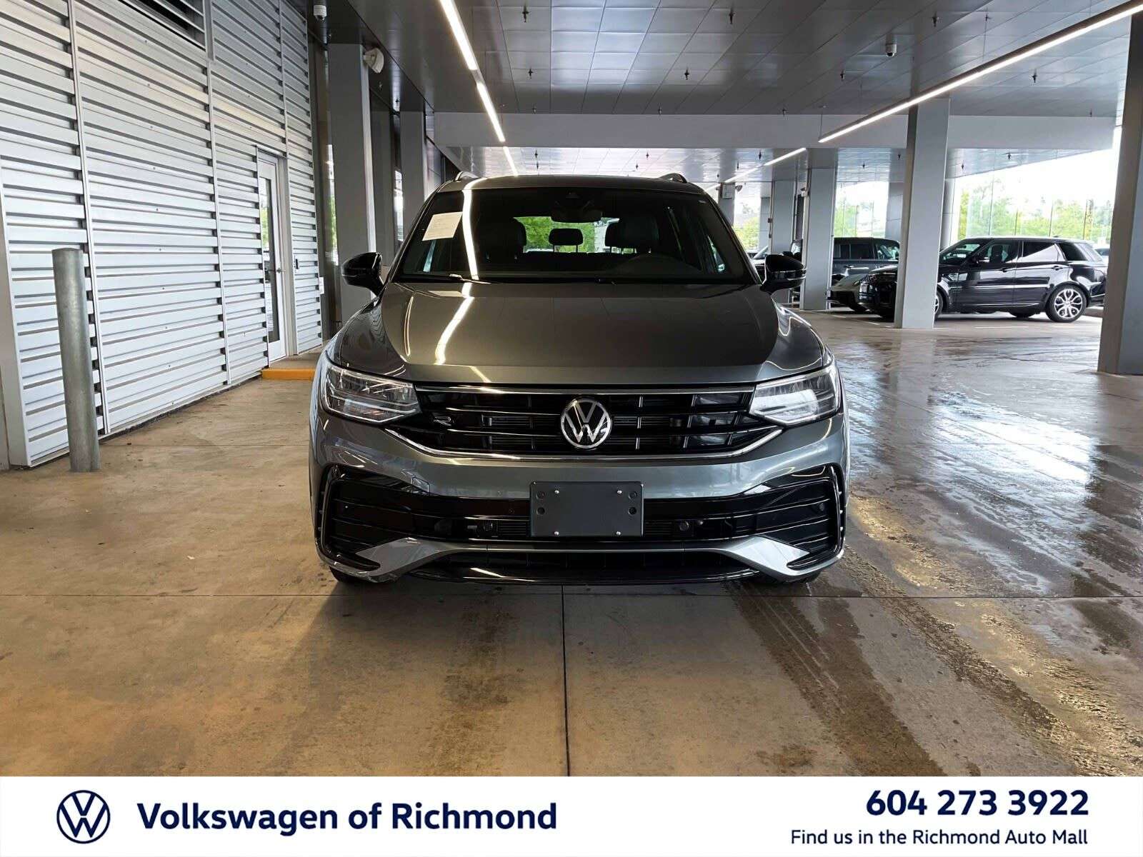 2022 Volkswagen Tiguan Comfortline R-Line Black Edition | Sunroof | Bluet — снимка 1