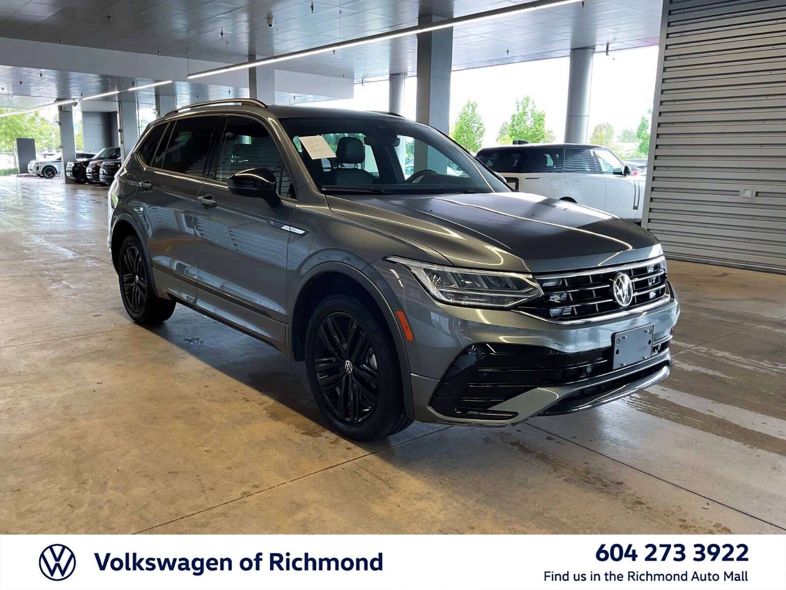 2022 Volkswagen Tiguan Comfortline R-Line Black Edition | Sunroof | Bluet — снимка 1