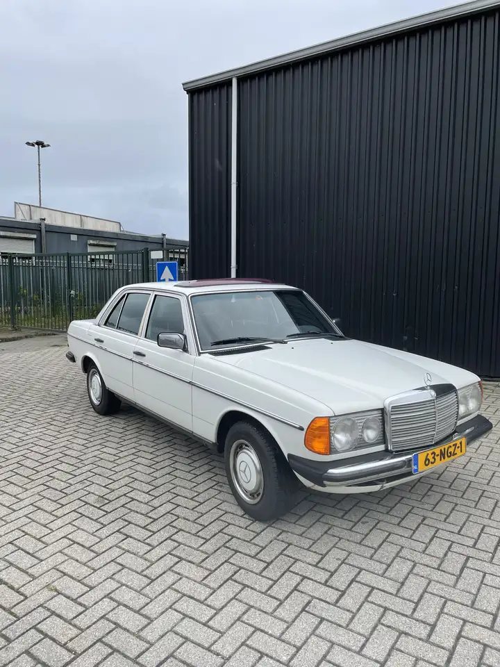 Mercedes-Benz E 230, foto 10