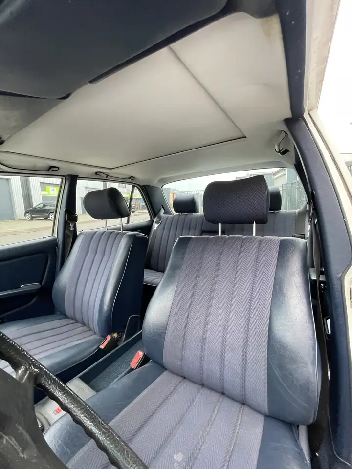 Mercedes-Benz E 230, foto 6