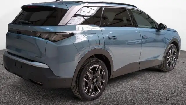 Peugeot 5008 view 4