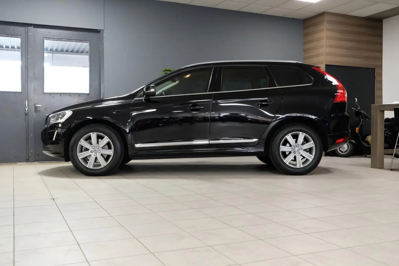 Volvo XC60 2.0 T5 104dkm **Lederen Bekleding/Navi/Camera** TR Negro - 2