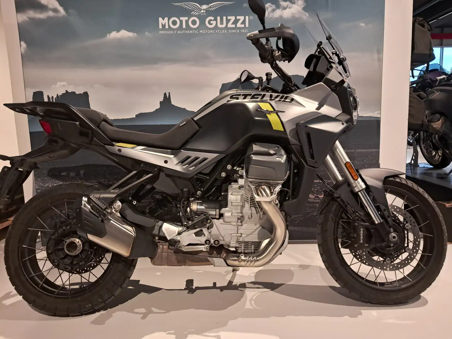 Moto Guzzi Stelvio PFF Nero Vulcano Siyah - 1