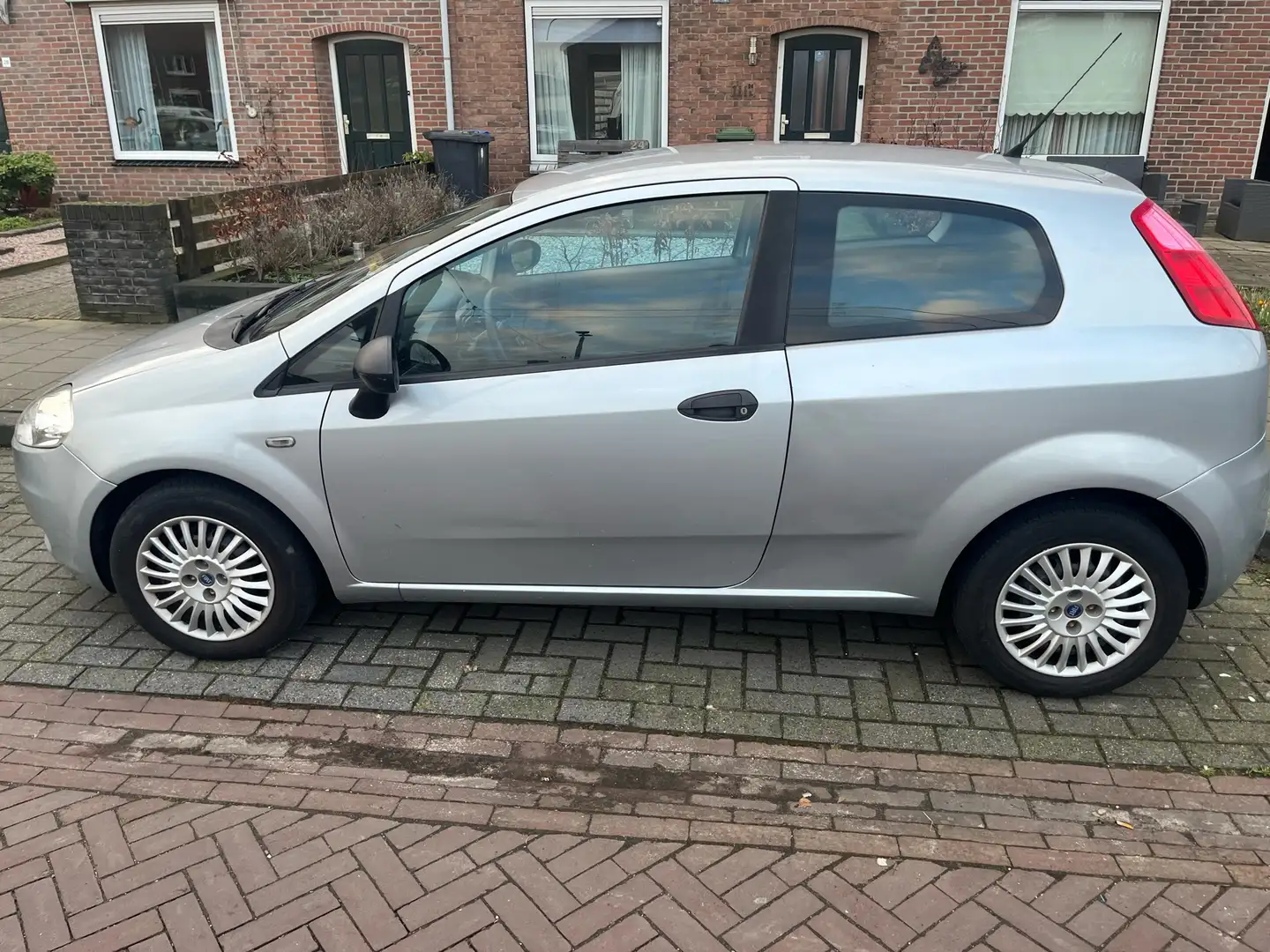 Fiat Punto Grijs - 1