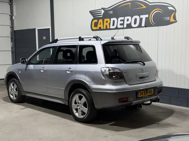 Mitsubishi Outlander view 7