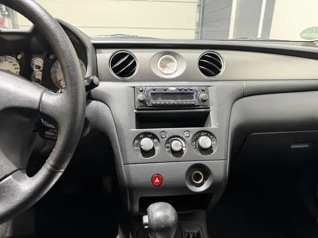 Mitsubishi Outlander view 15