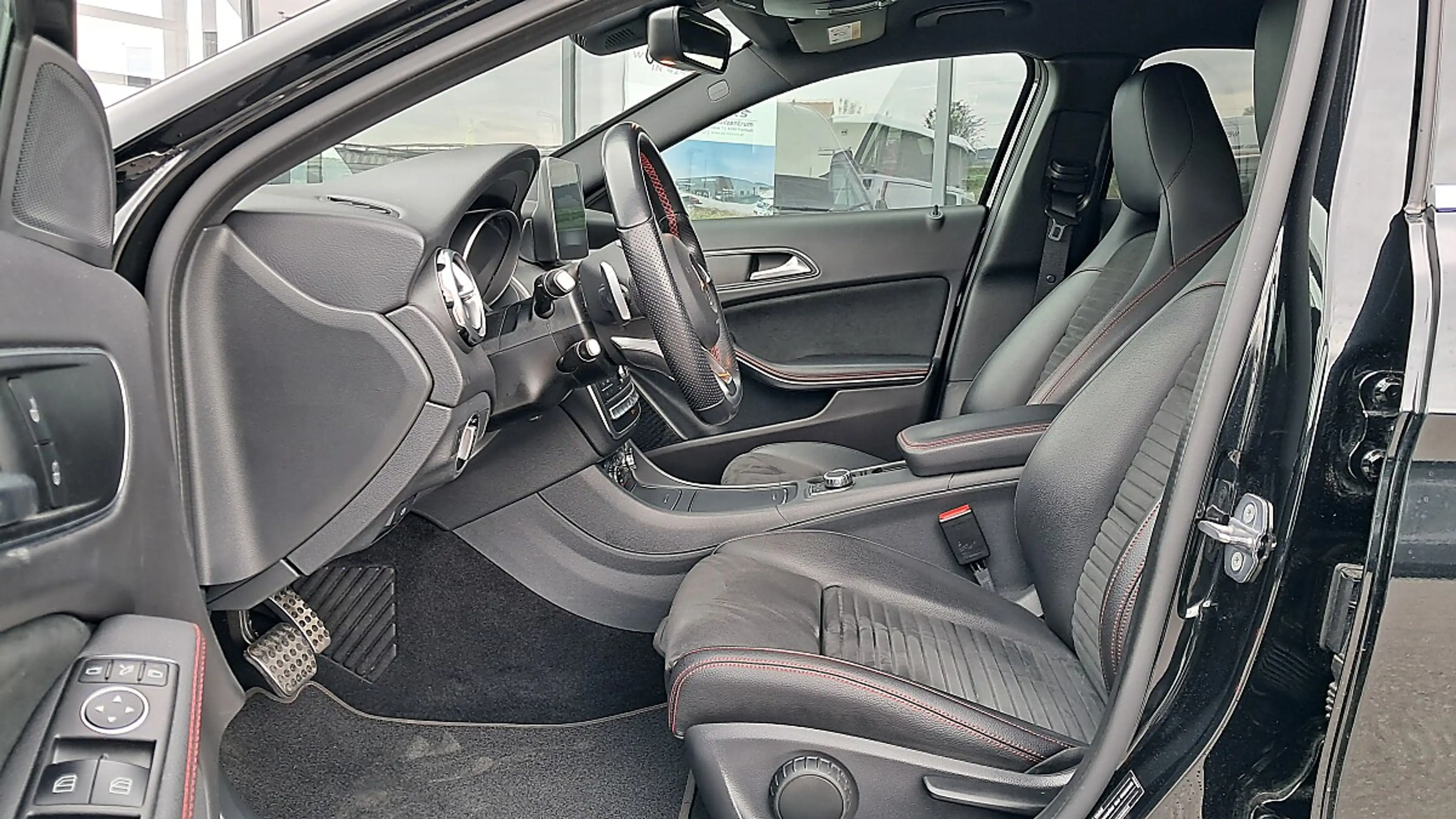Mercedes-Benz GLA 220 d 4MATIC Aut., AMG Line — photo 10