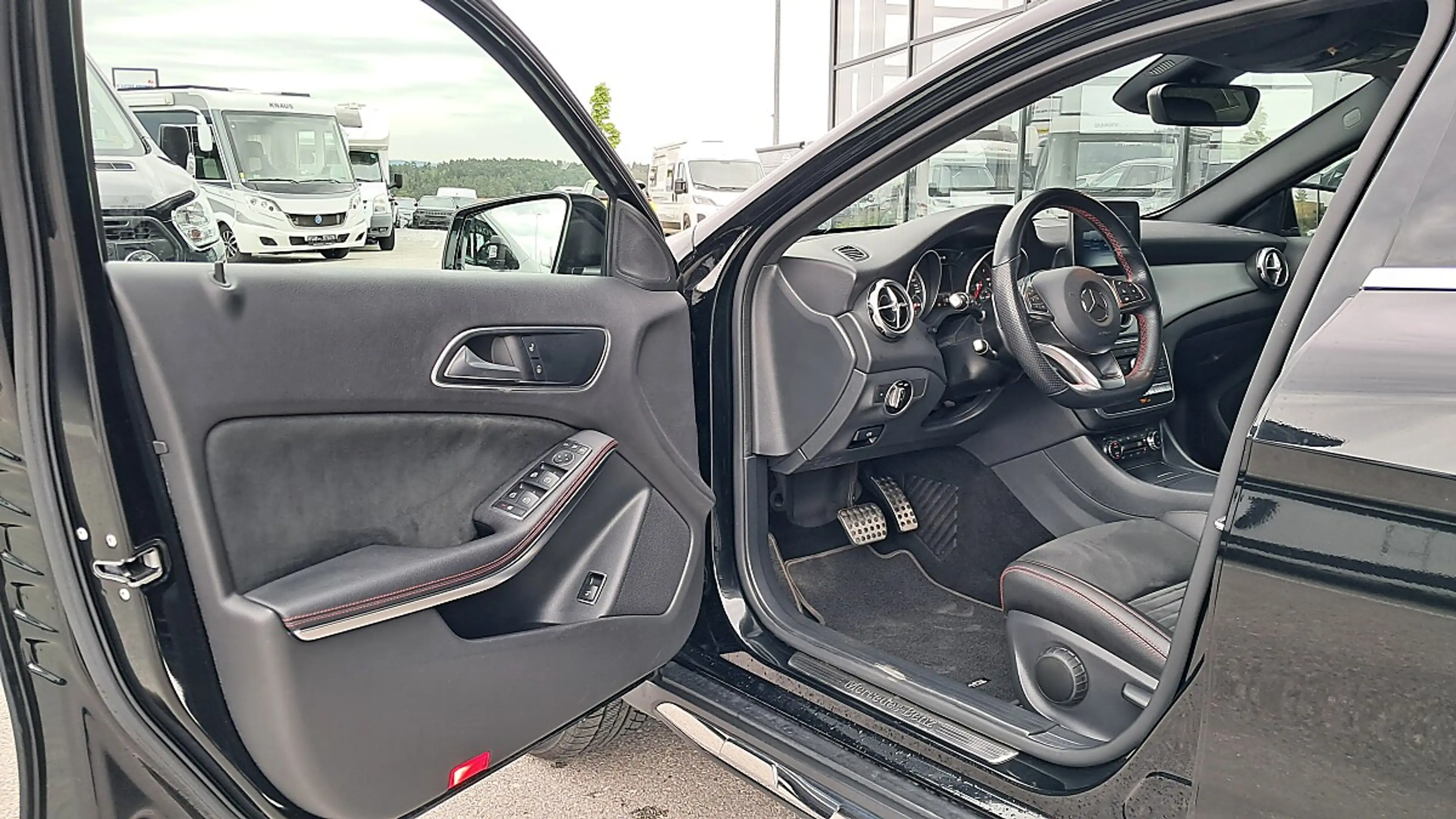 Mercedes-Benz GLA 220 d 4MATIC Aut., AMG Line — photo 9