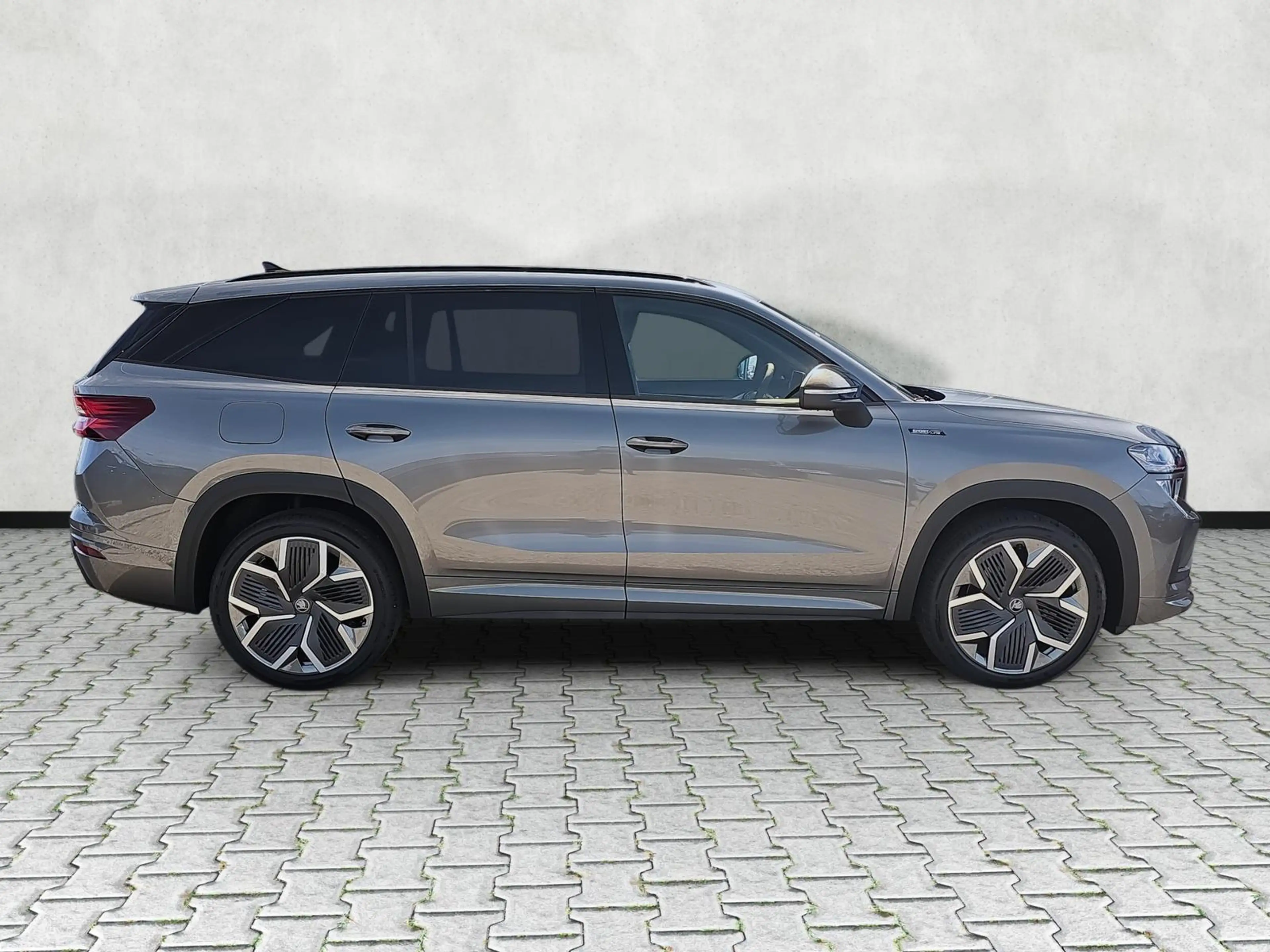 Skoda Kodiaq 1.5 TSI DSG Sportline 7Si Matrix AHK Pano — photo 9