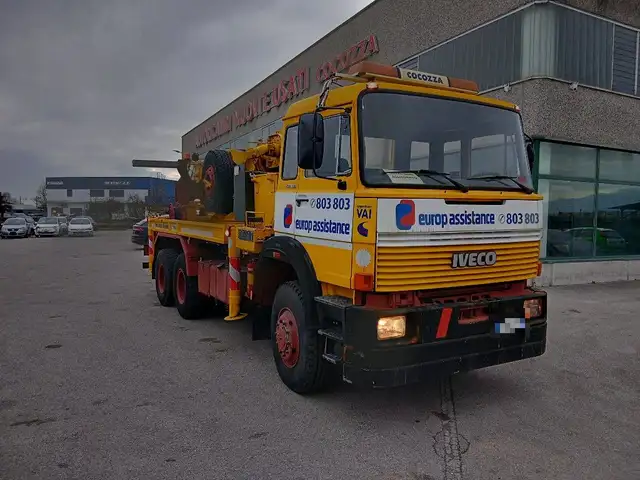 Iveco 260 F 35 AUTOGRU (FORCA)