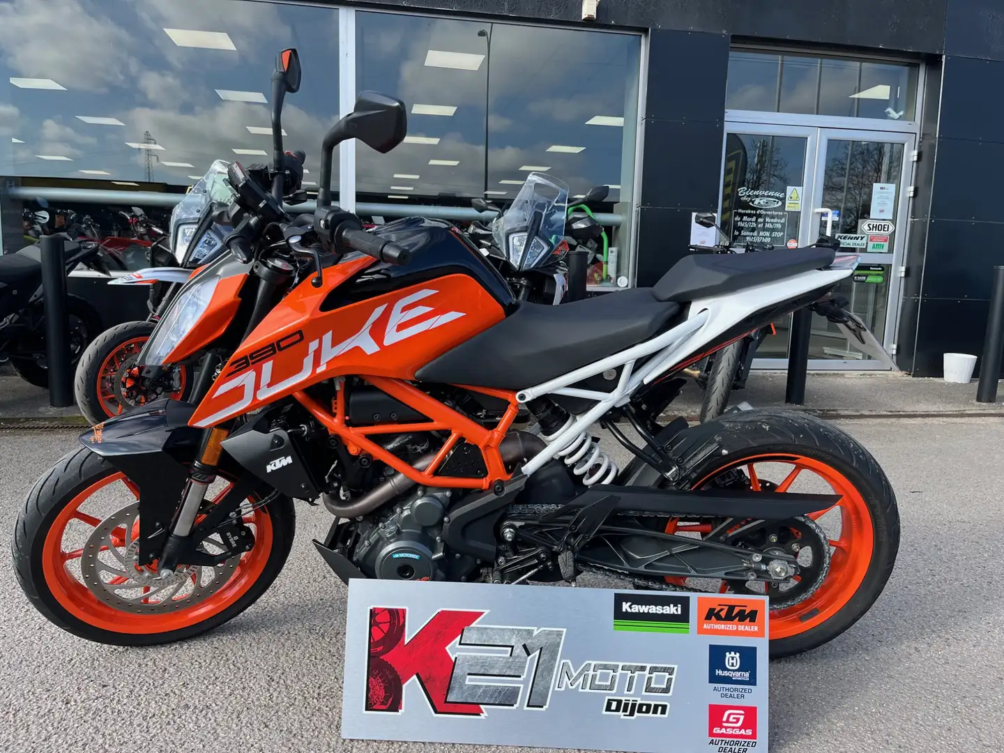 KTM 390 Duke Orange - 2