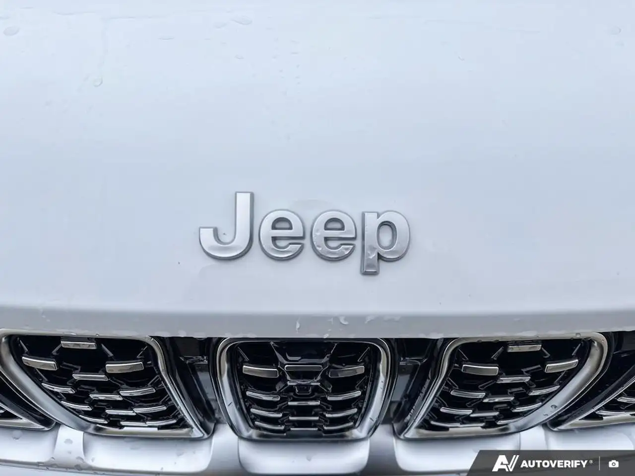 Jeep Grand Cherokee снимка Jeep Grand Cherokee