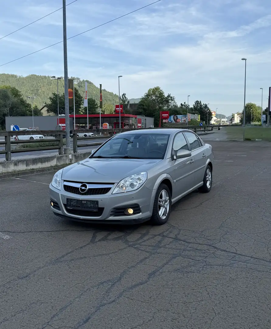 Opel Vectra 1,9 CDTI *SITZHEIZUNG* *TEMPOMAT* Gris - 1