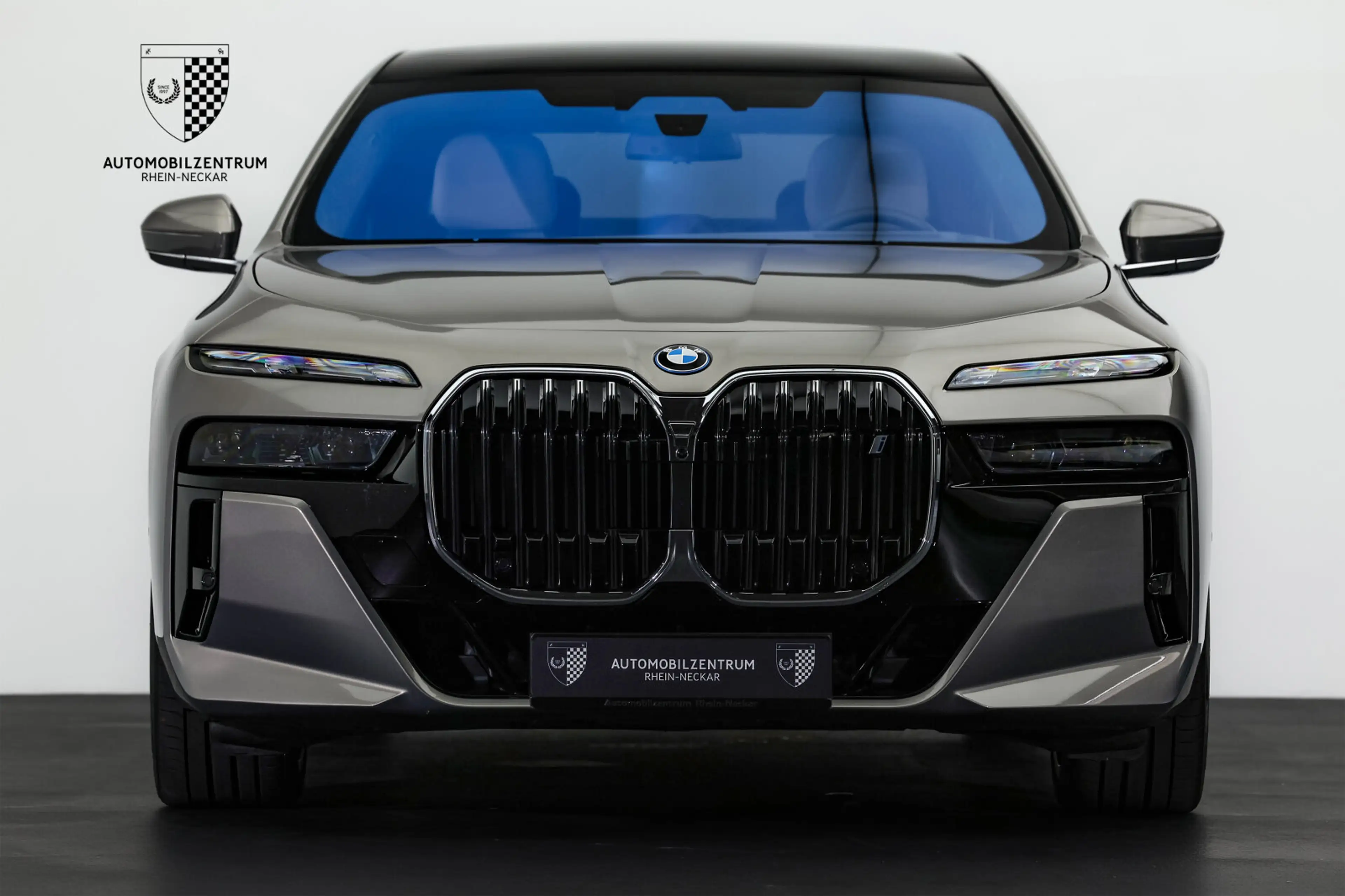 BMW i7 i7 xDrive60 M Sport Innovations/TheatreScreen — photo 2