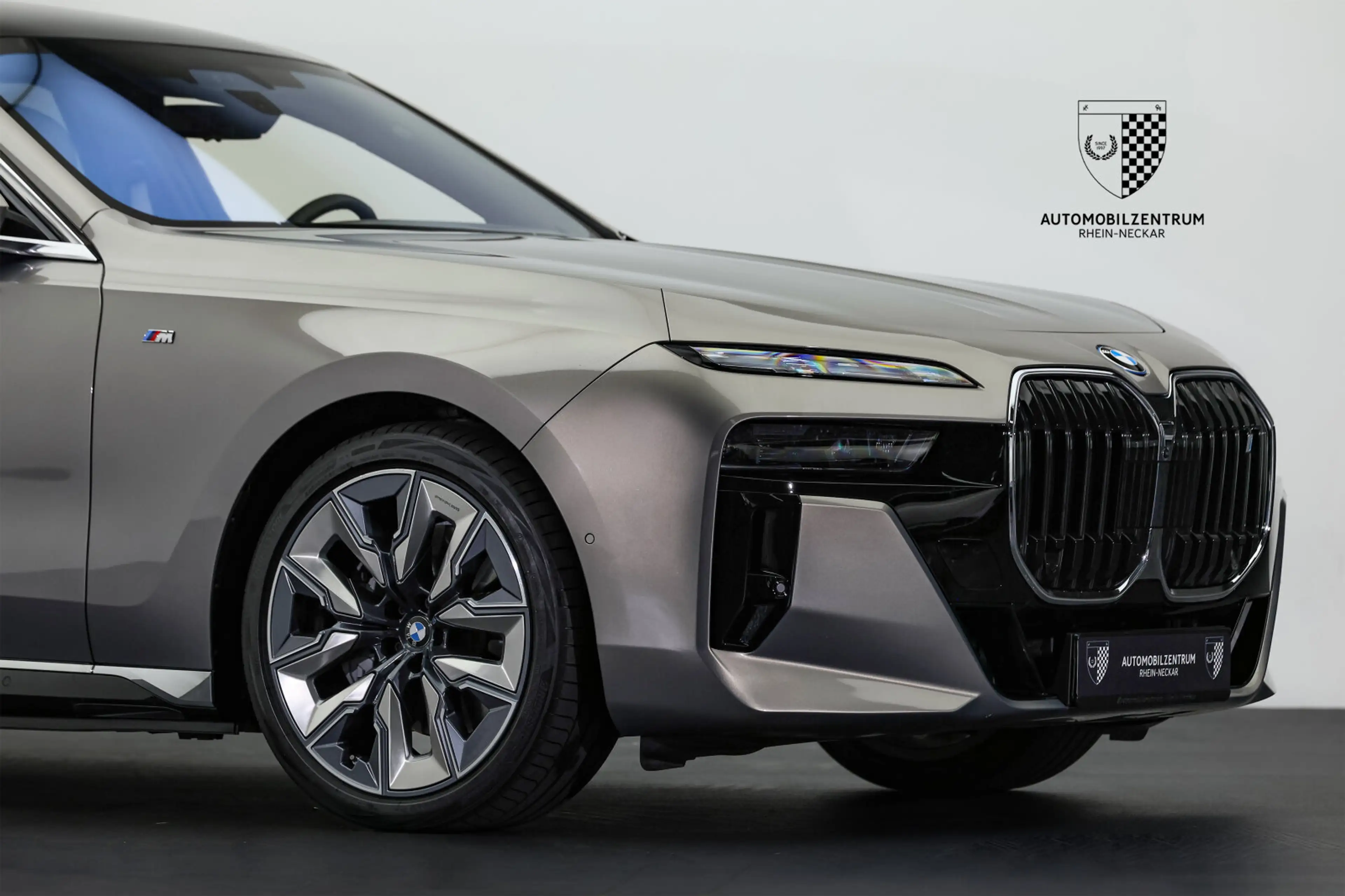 BMW i7 i7 xDrive60 M Sport Innovations/TheatreScreen — photo 9