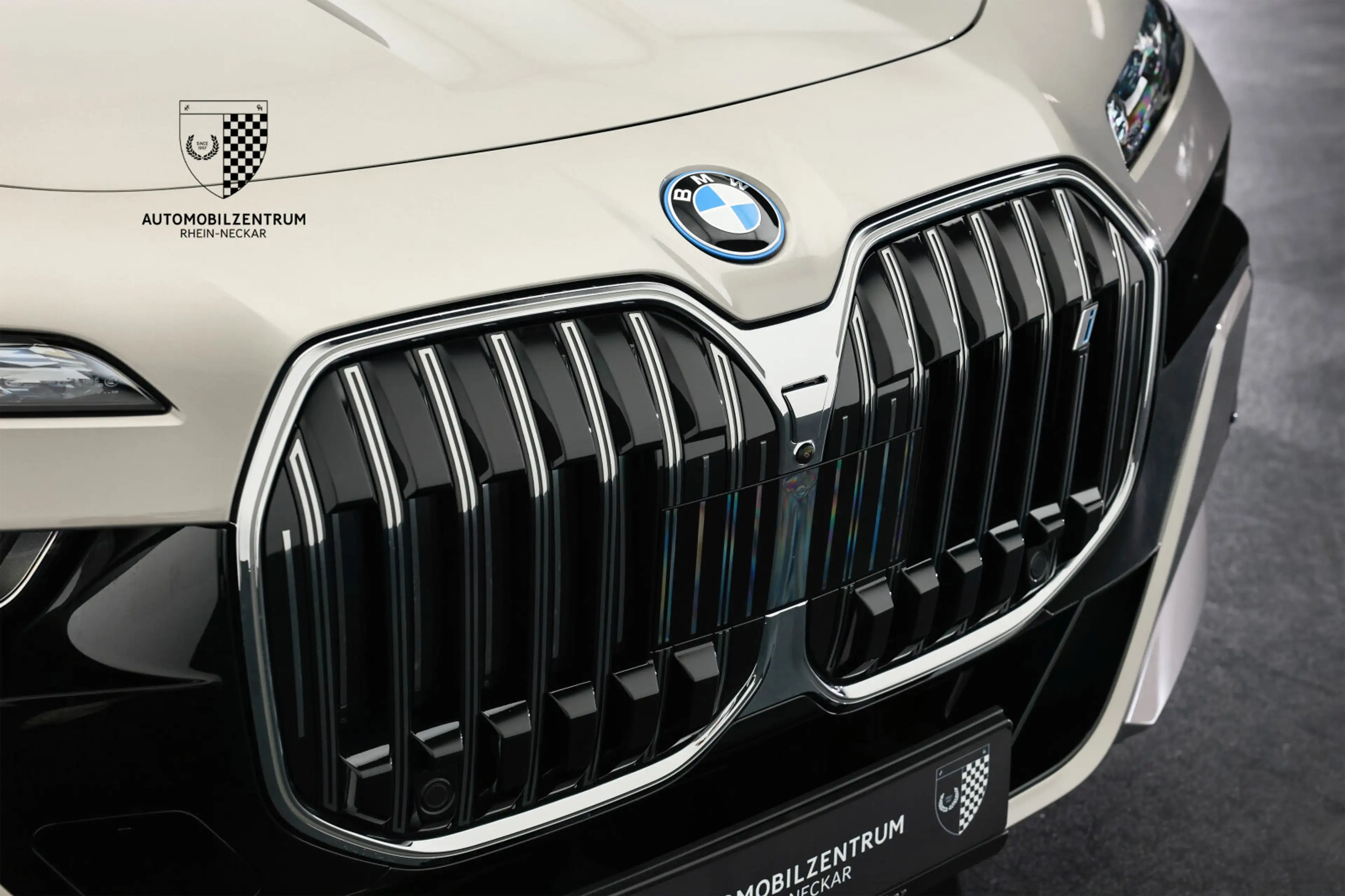 BMW i7 i7 xDrive60 M Sport Innovations/TheatreScreen — photo 10