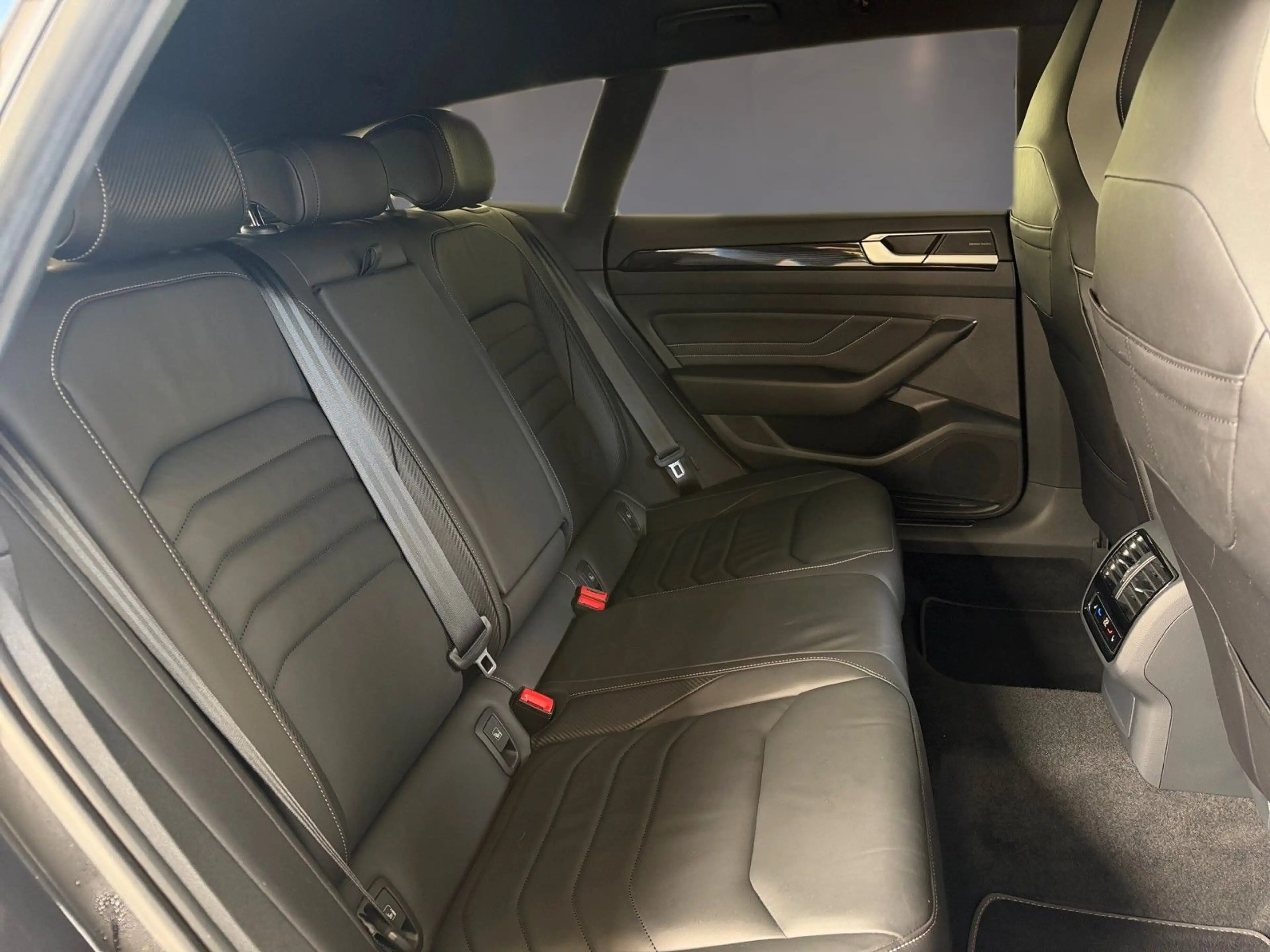 Volkswagen Arteon R-Line IQ Pano Nappa 360 HaKa Stndhzg AHK — photo 18