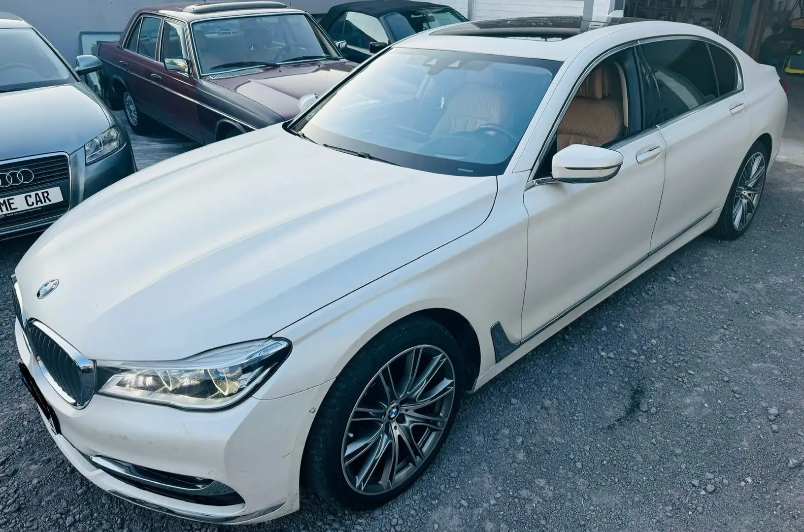 BMW 740 740 Lang d xDrive - VOLLAUSSTATTUNG - Серый - 1