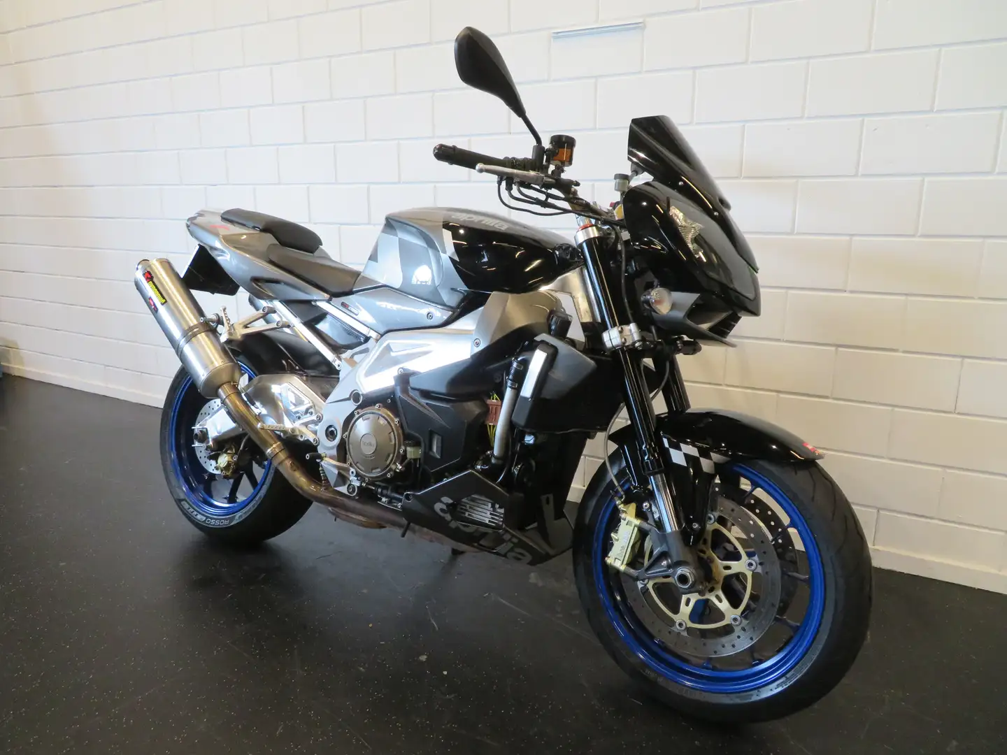 Aprilia Tuono 1000 SUPERSTRAK! AKRA! Zilver - 2