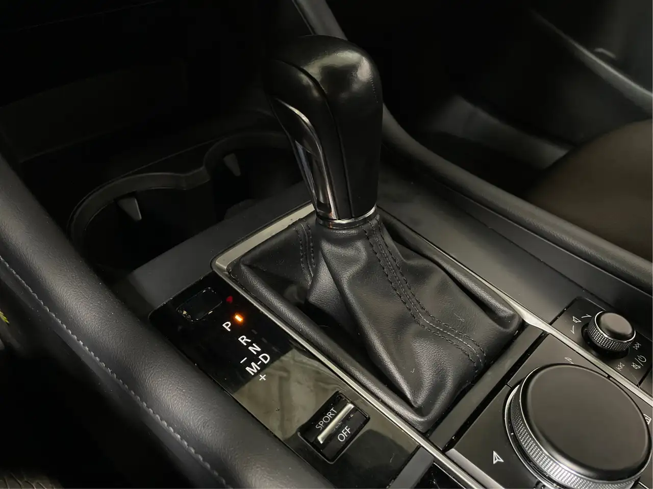 Mazda 3 снимка Mazda 3