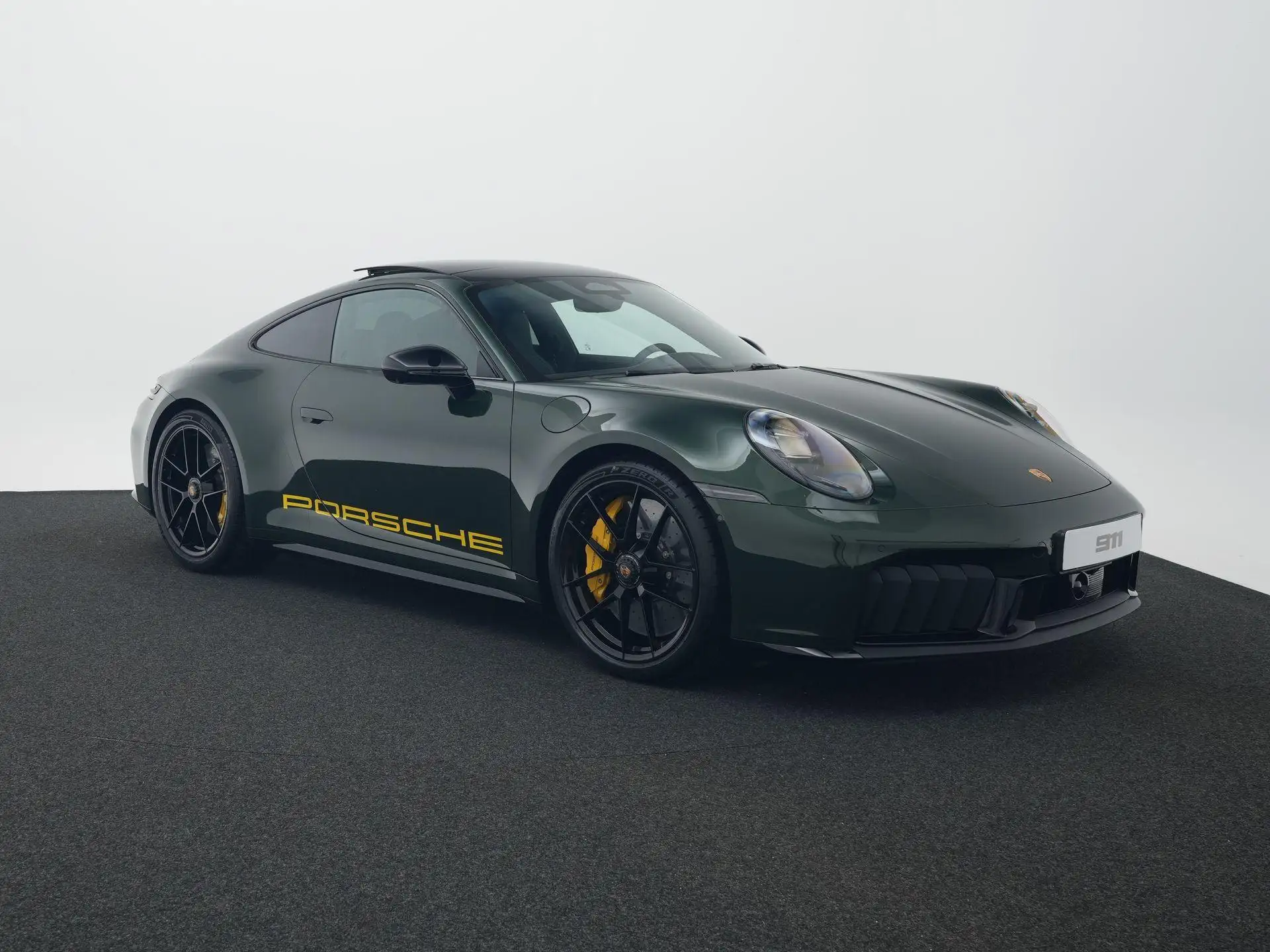 포르쉐 911 Carrera 4 GTS 2026 초록 사진 7