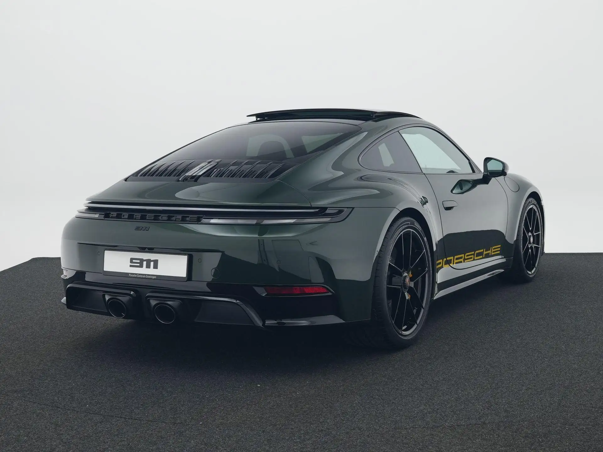 포르쉐 911 Carrera 4 GTS 2026 초록 사진 5