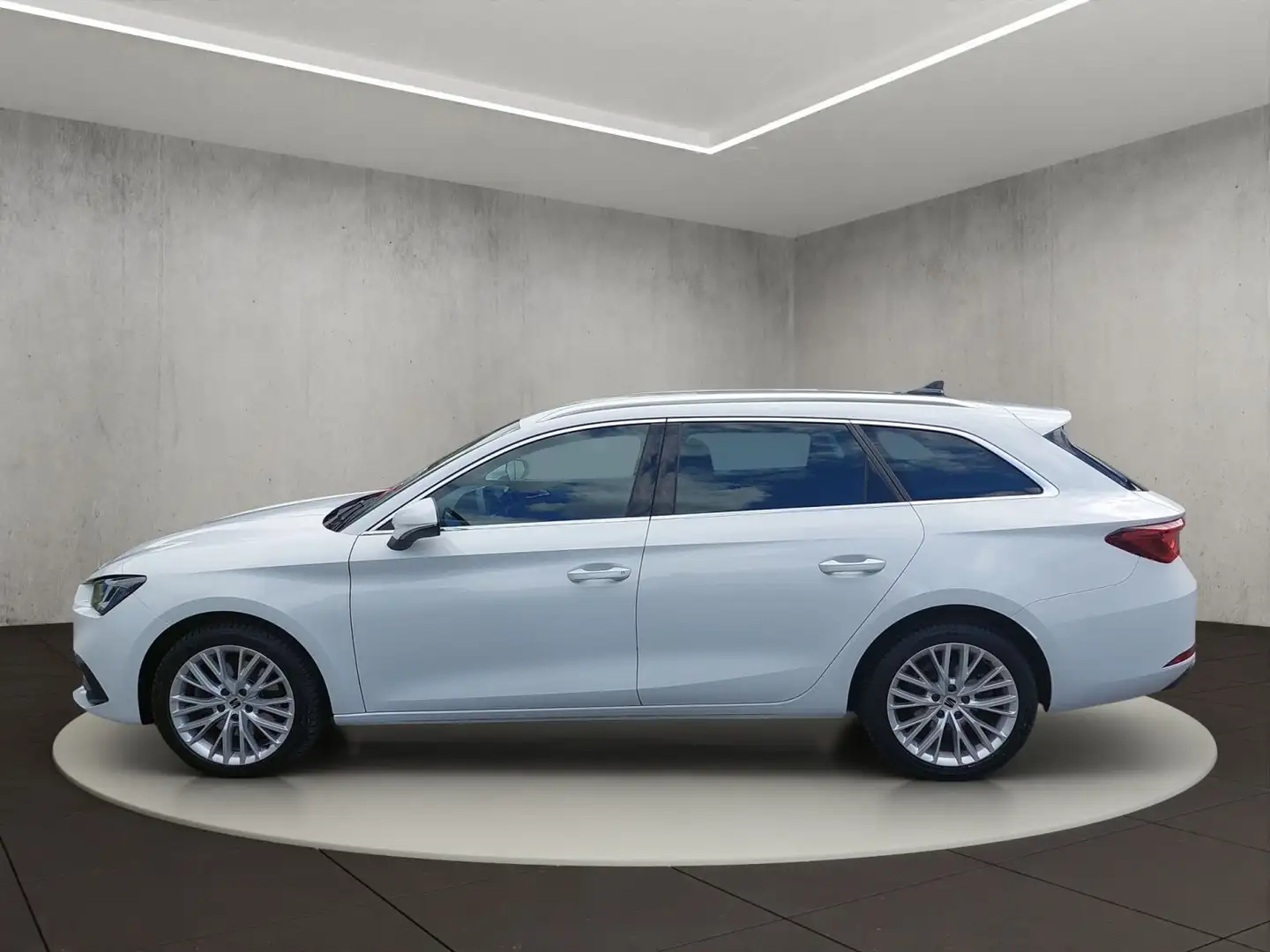 SEAT Leon Sportstourer XCELLENCE Automatik Weiß - 2
