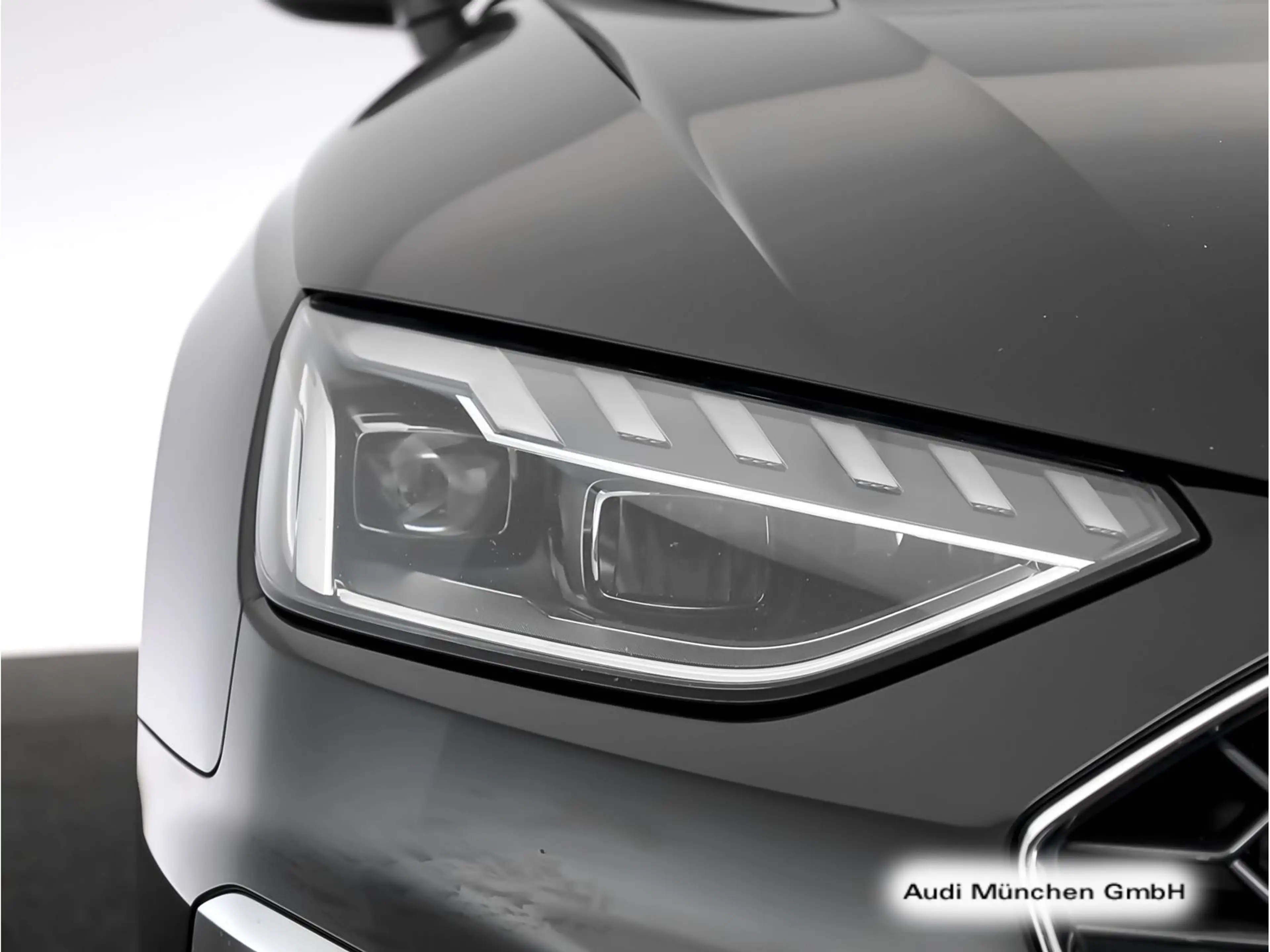 Audi A4 35 TFSI S tronic S line AHK/HuD/Navi+ — photo 10
