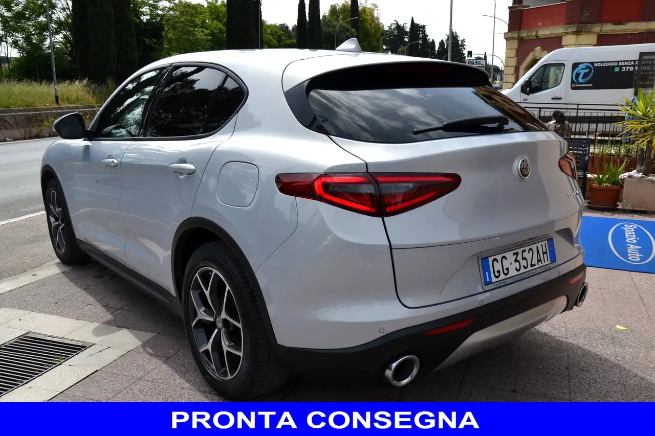 Alfa Romeo Stelvio 2021