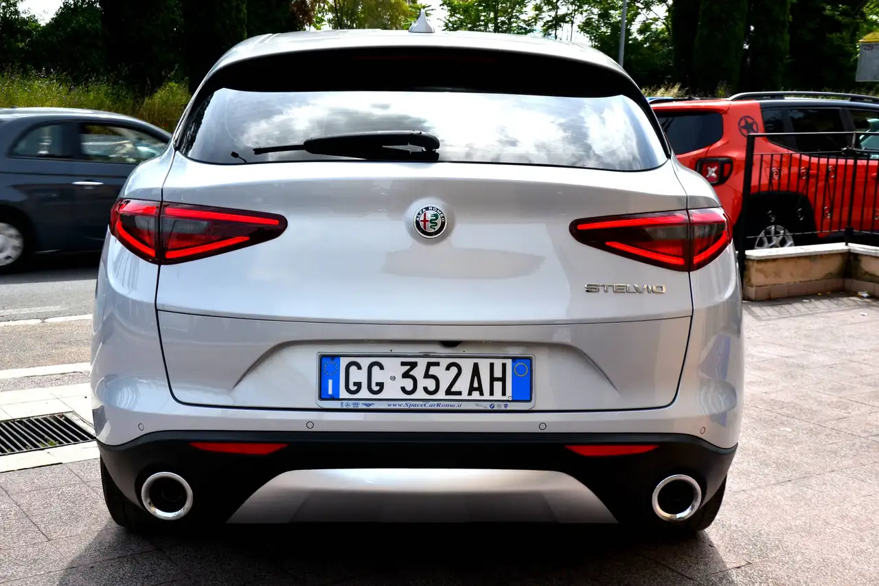 Alfa Romeo Stelvio 2021 — фото 17