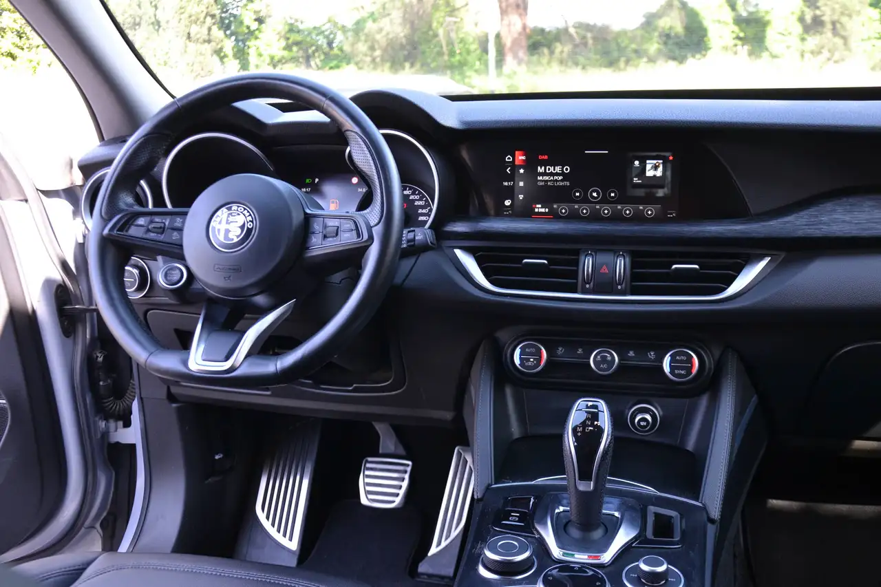 Alfa Romeo Stelvio 2021 — фото 26
