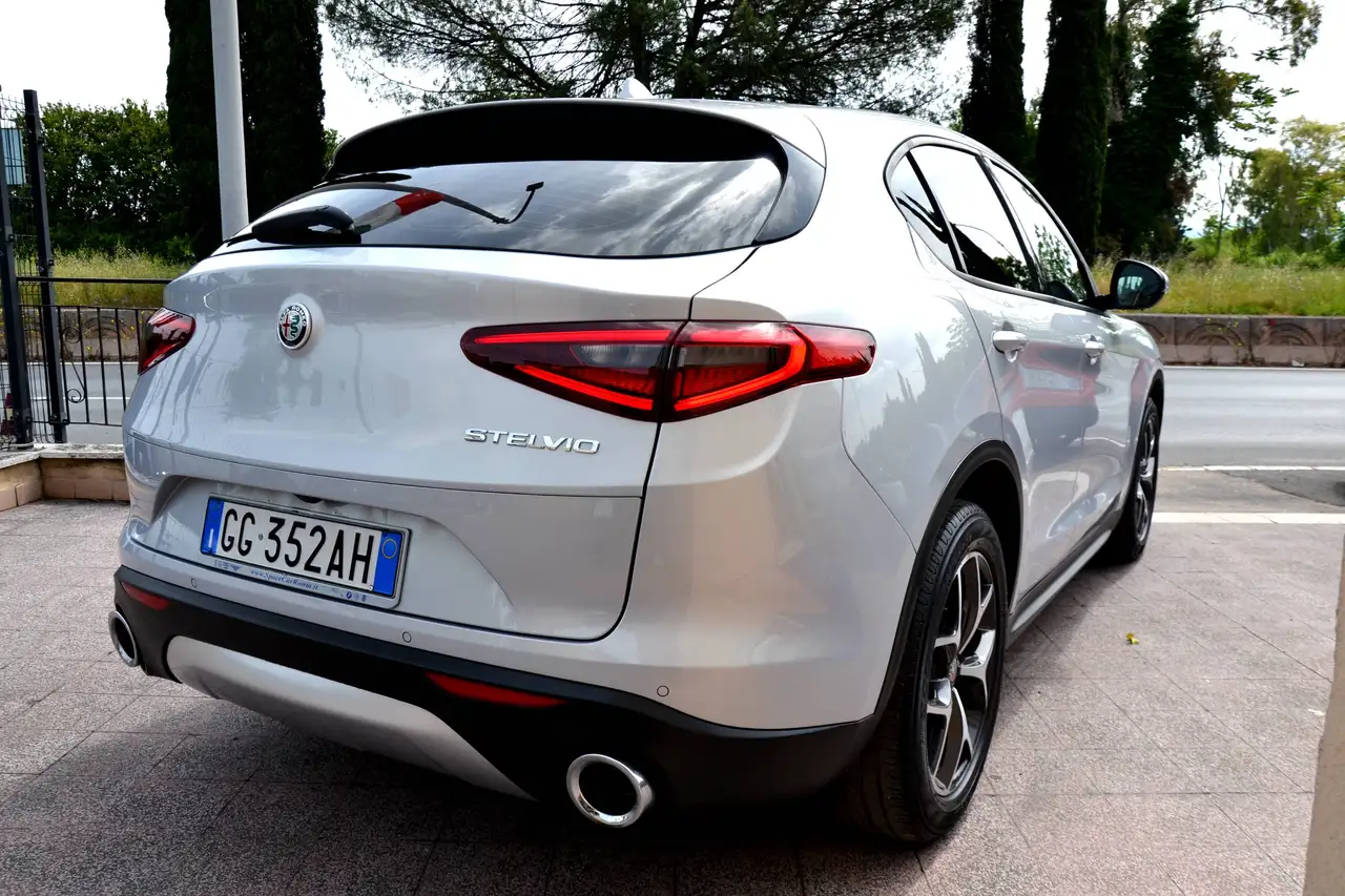 Alfa Romeo Stelvio 2021 — фото 20