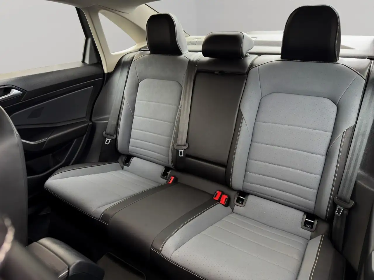 Volkswagen Jetta снимка Volkswagen Jetta
