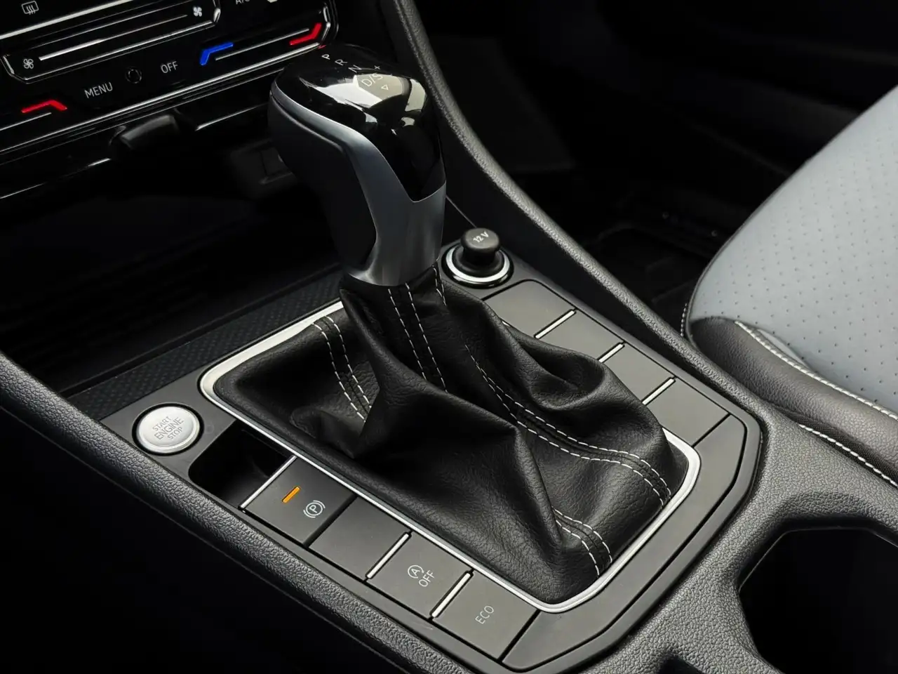 Volkswagen Jetta снимка Volkswagen Jetta