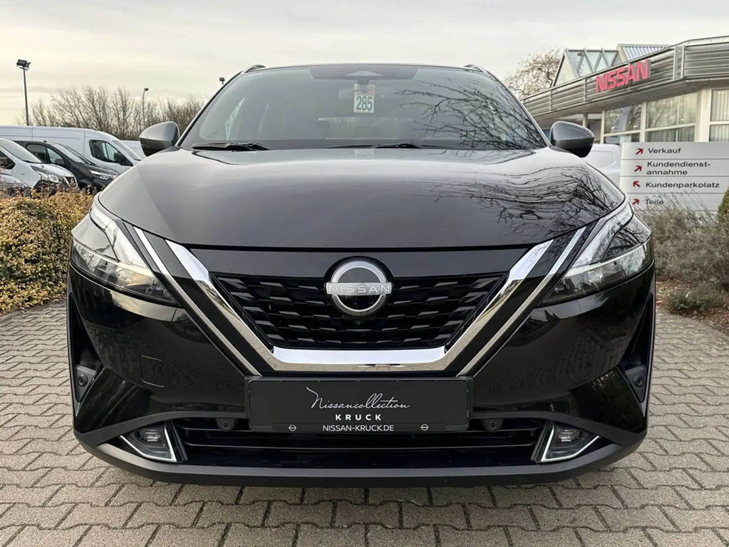 Nissan Qashqai MY22 1.5 VC-T e-POWER 190 PS 4x2 Tekna+ '2 Farben 20''' Schwarz - 2