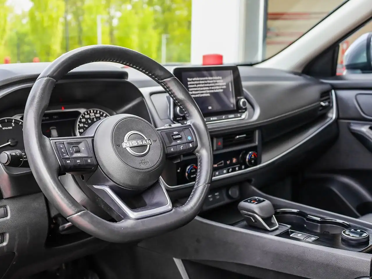 Nissan Rogue снимка Nissan Rogue