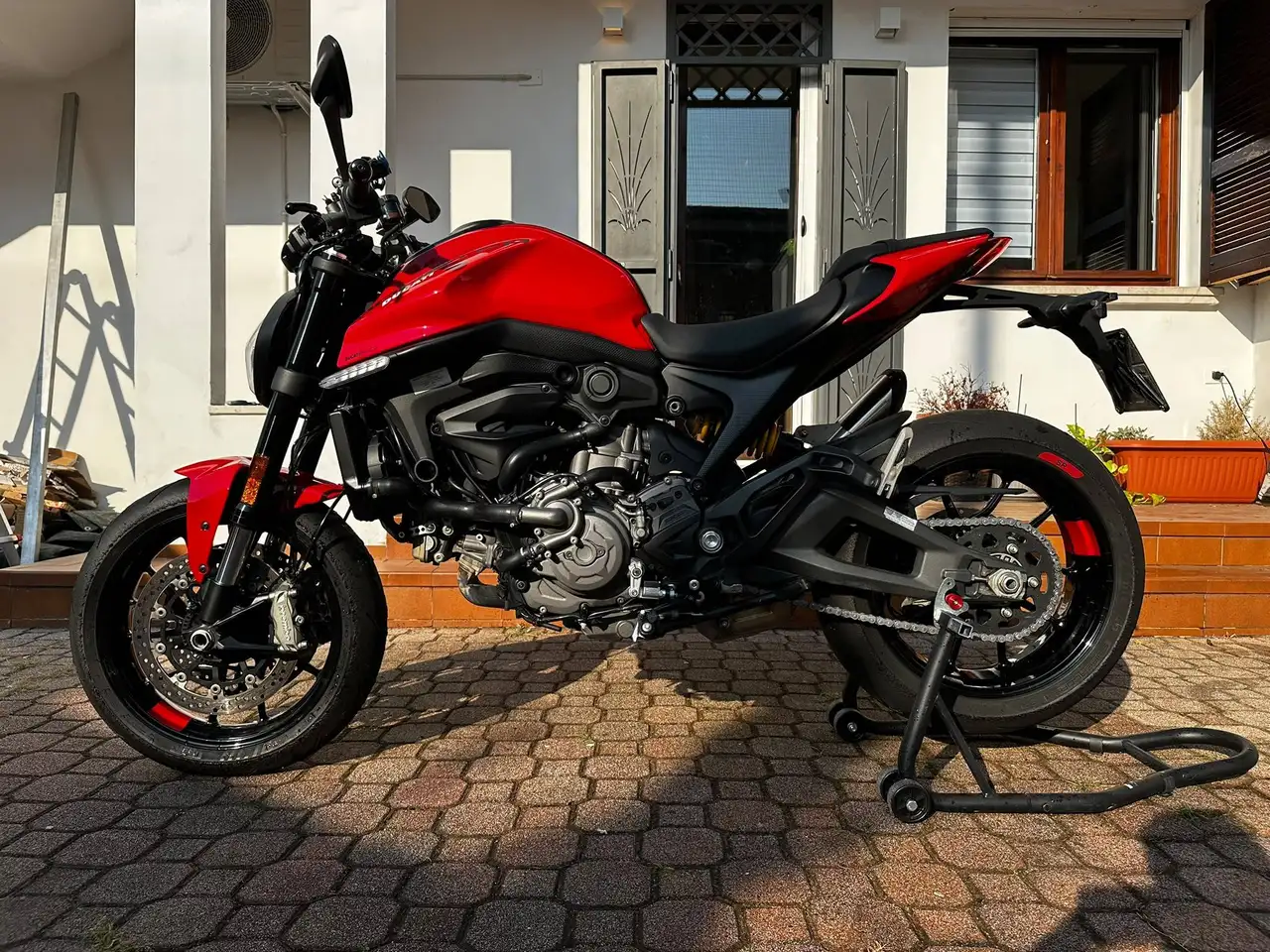 Ducati Monster 937