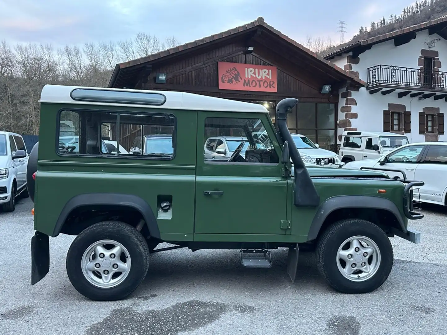 Land Rover Defender 90 TDI Techo Duro Verde - 1