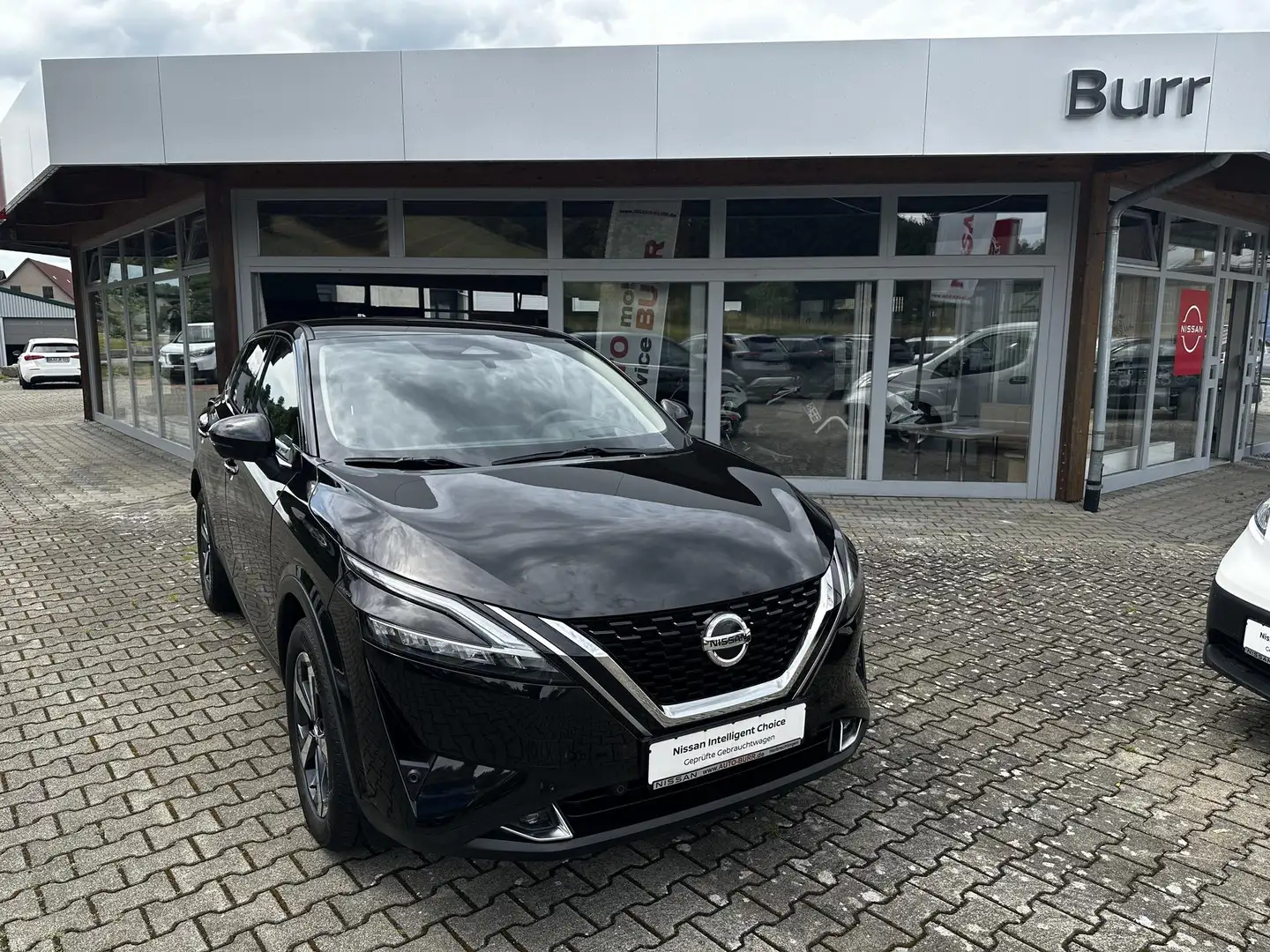 Nissan Qashqai 1.3 DIG-T MHEV N-Connecta elektr Heckkl. Head U... Noir - 2