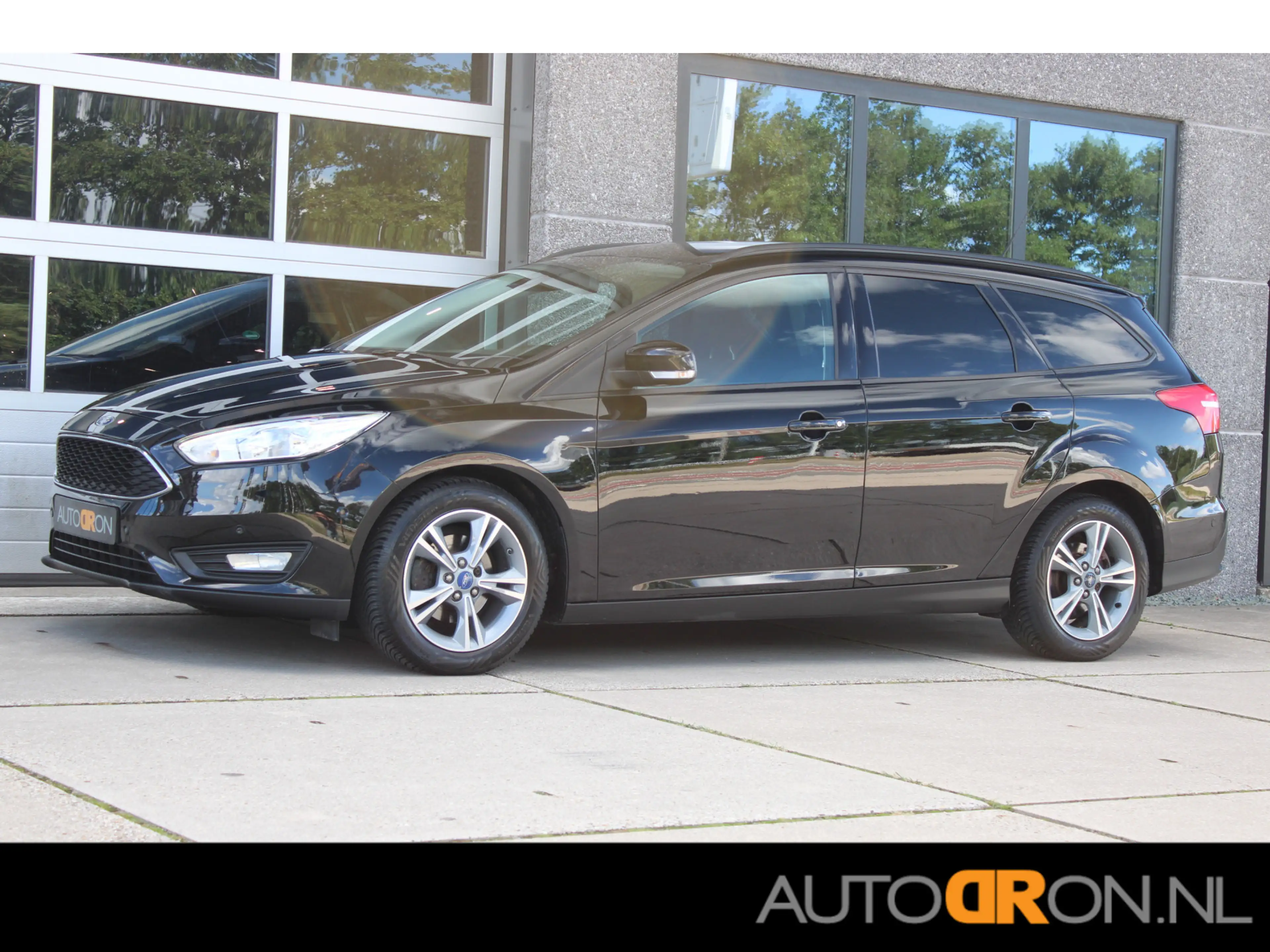 Ford Focus Wagon 1.0 126 Pk Titanium Edition Stuurverwarming