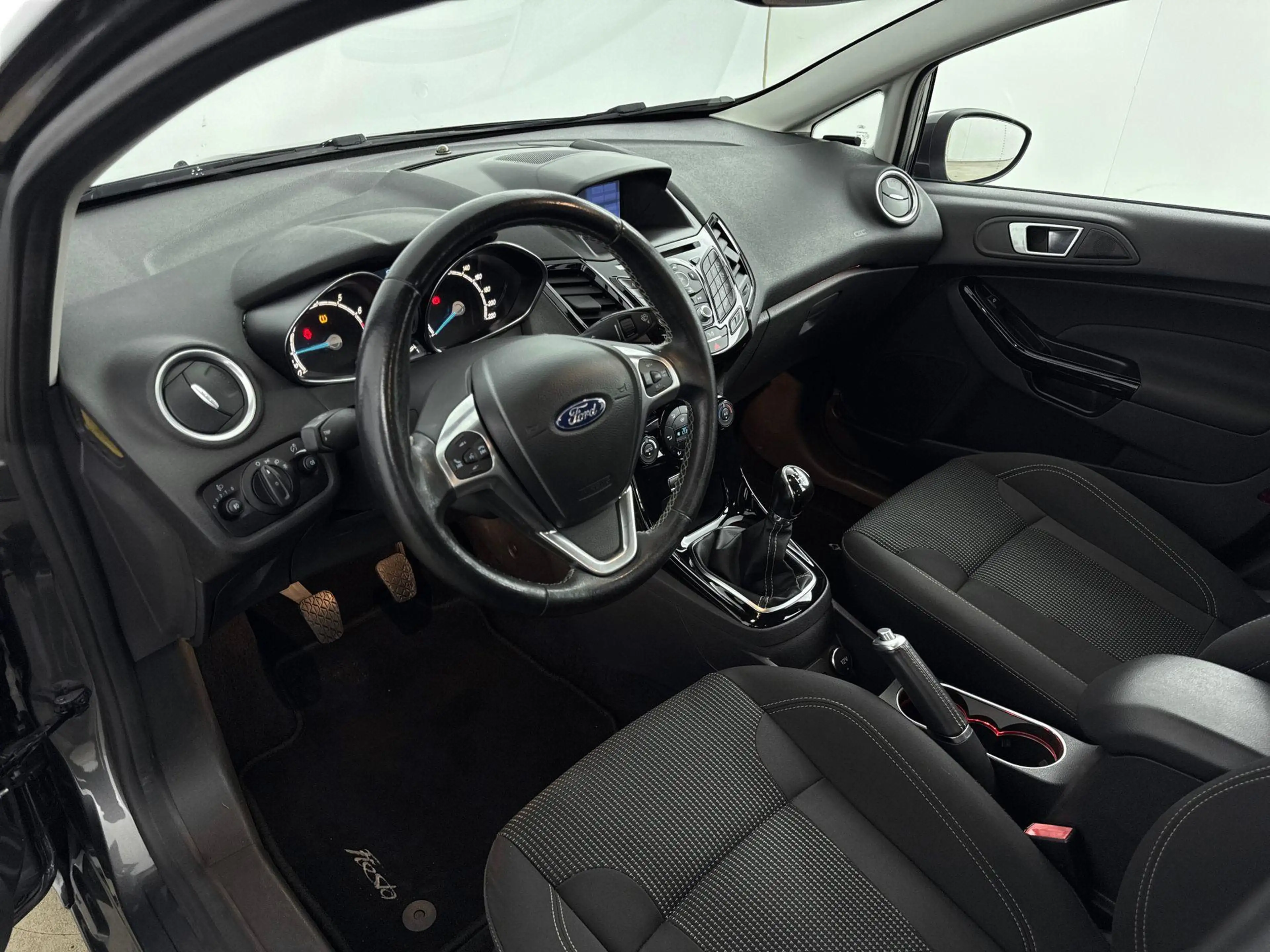 Ford Fiesta 1.0 EcoBoost Titanium | Afneembare trekhaak | Navi — photo 11