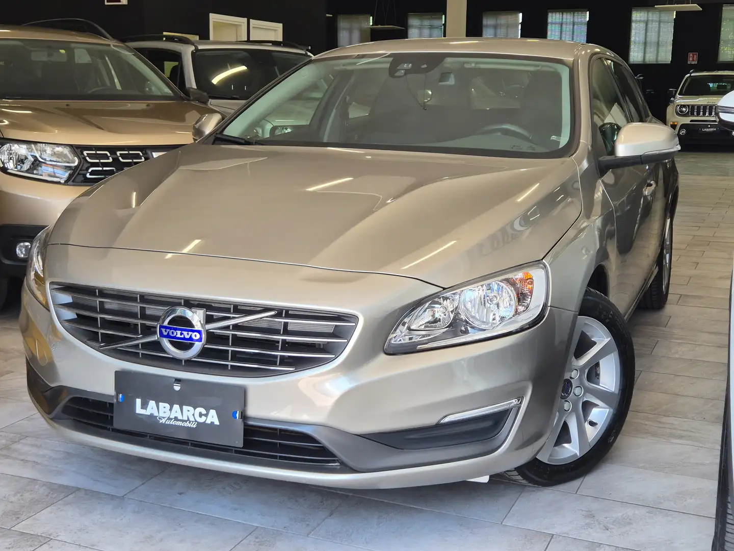 Volvo V60 V60 I 2014 1.6 d2 Kinetic Beige - 1