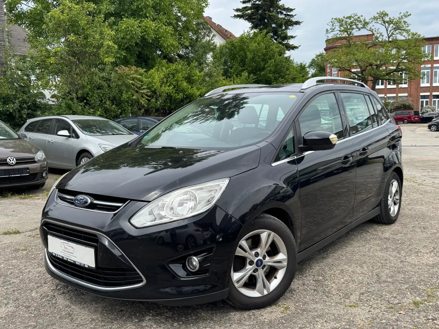 Ford Grand C-Max 1.6 Titanium 7-Sitzer*Navi*PDC*AHK* - 1