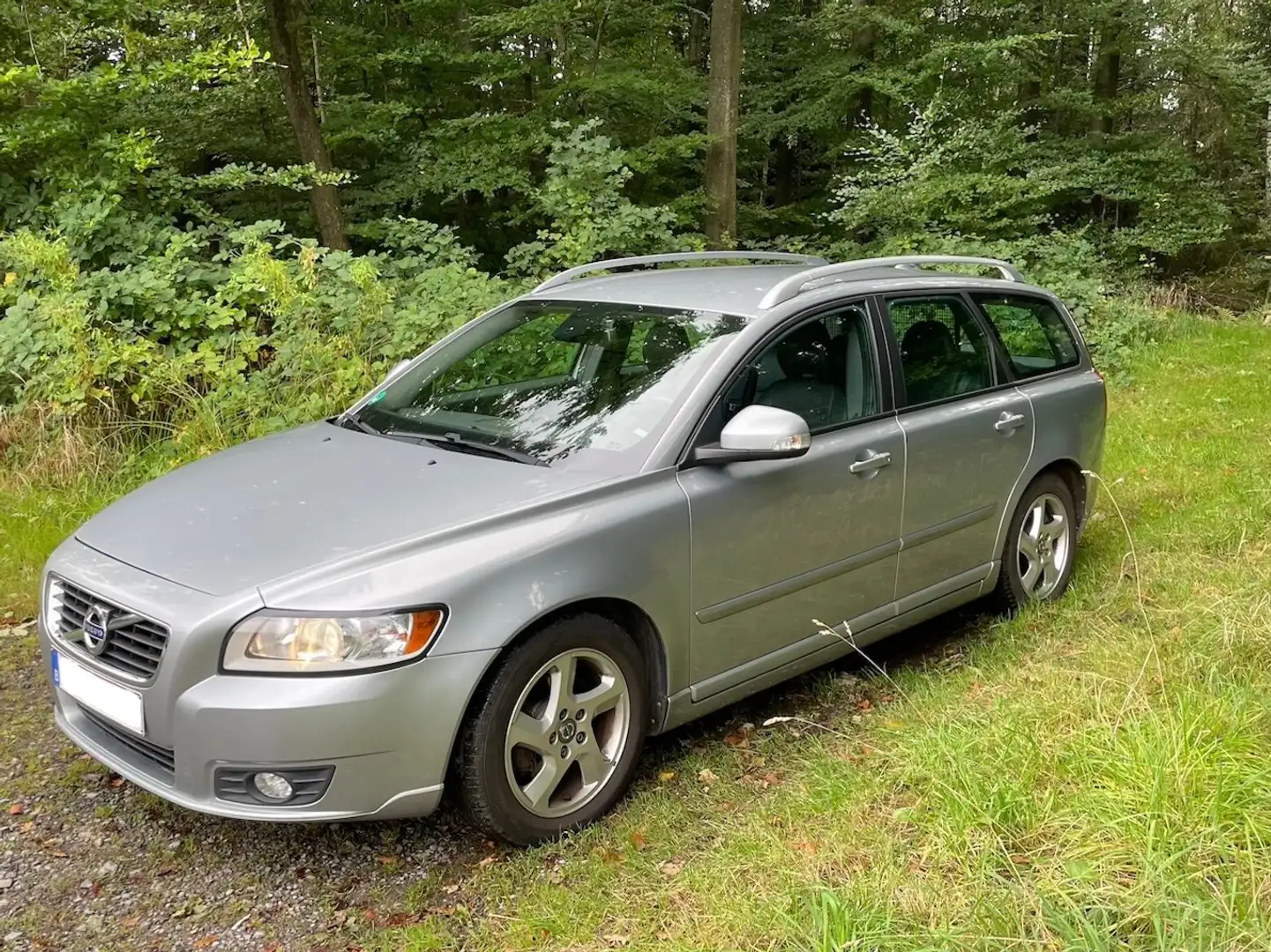 Volvo V50 V50 DPF DRIVe Summum Silber - 2