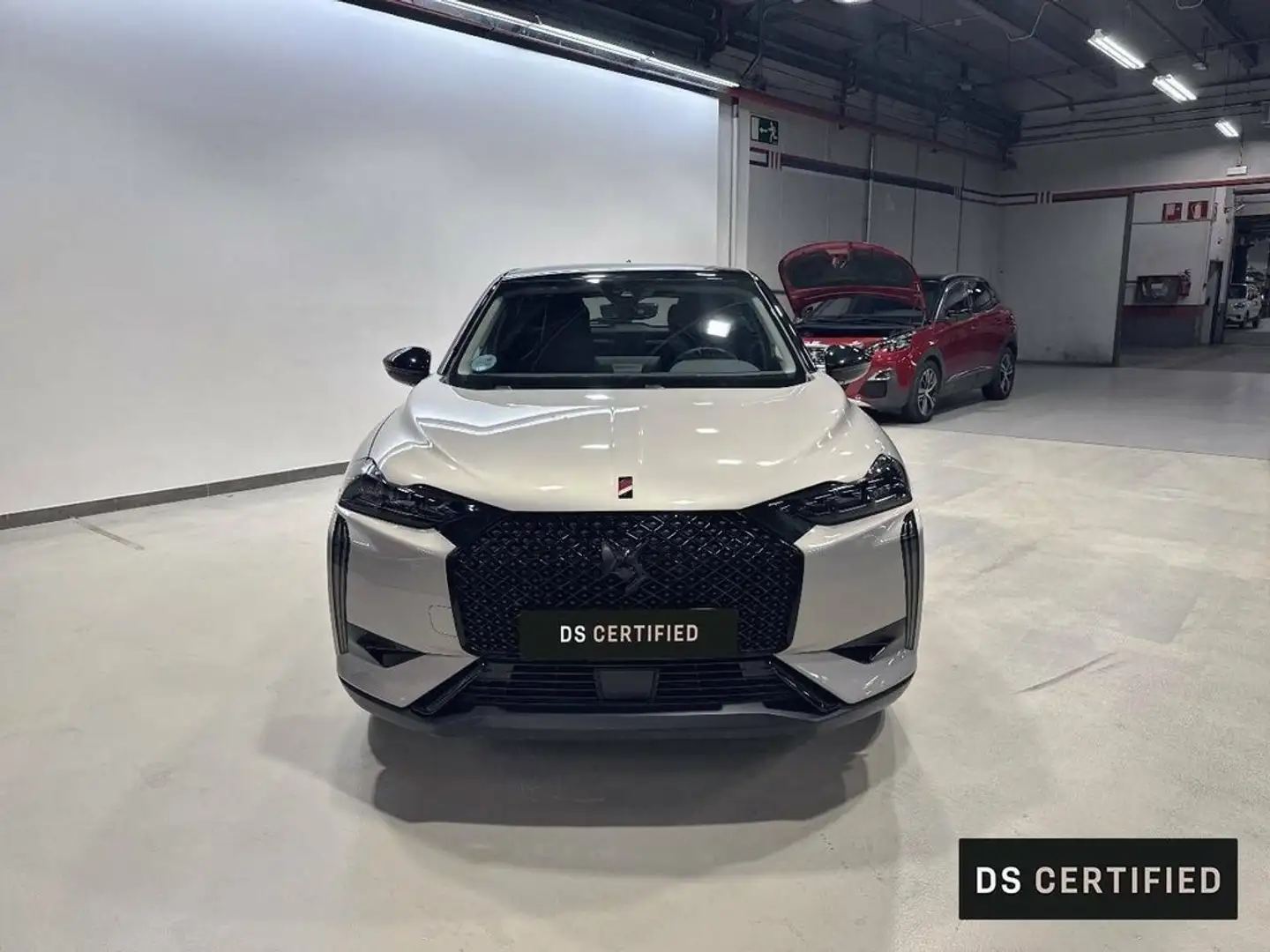 DS Automobiles DS 3 PureTech 96kW  Auto. Performance Line Gris - 2