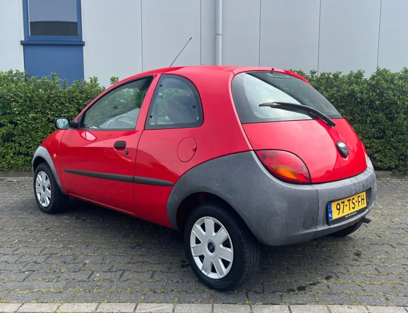 Ford Ka/Ka+ 1.3 I 44KW Futura Airco Kırmızı - 2