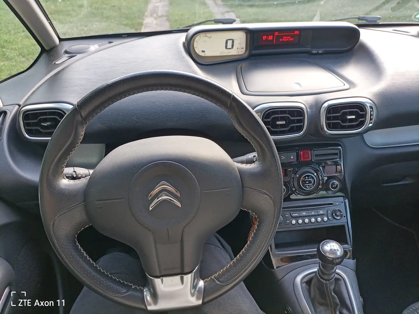 Citroen C3 Picasso C3 Picasso HDi 115 FAP Exclusive Schwarz - 2