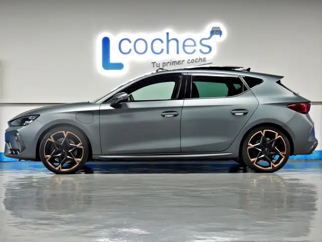 Cupra Leon view 2