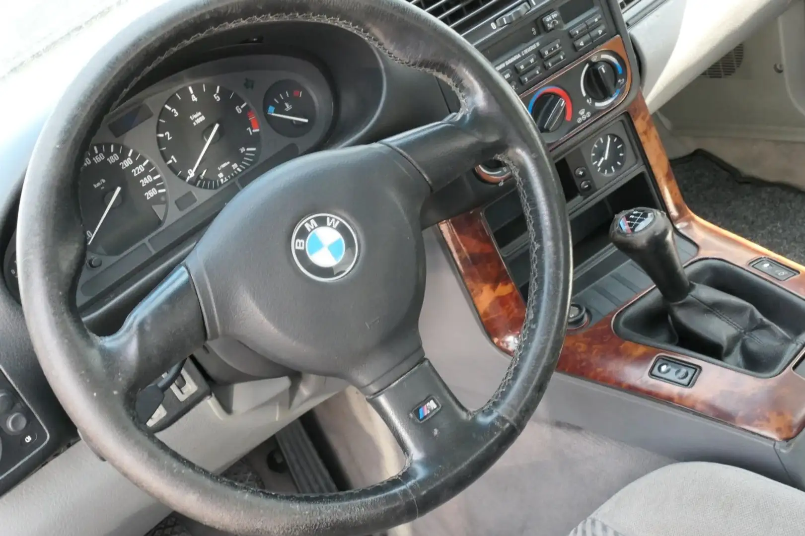 BMW 320 320i Coupe Серый - 2