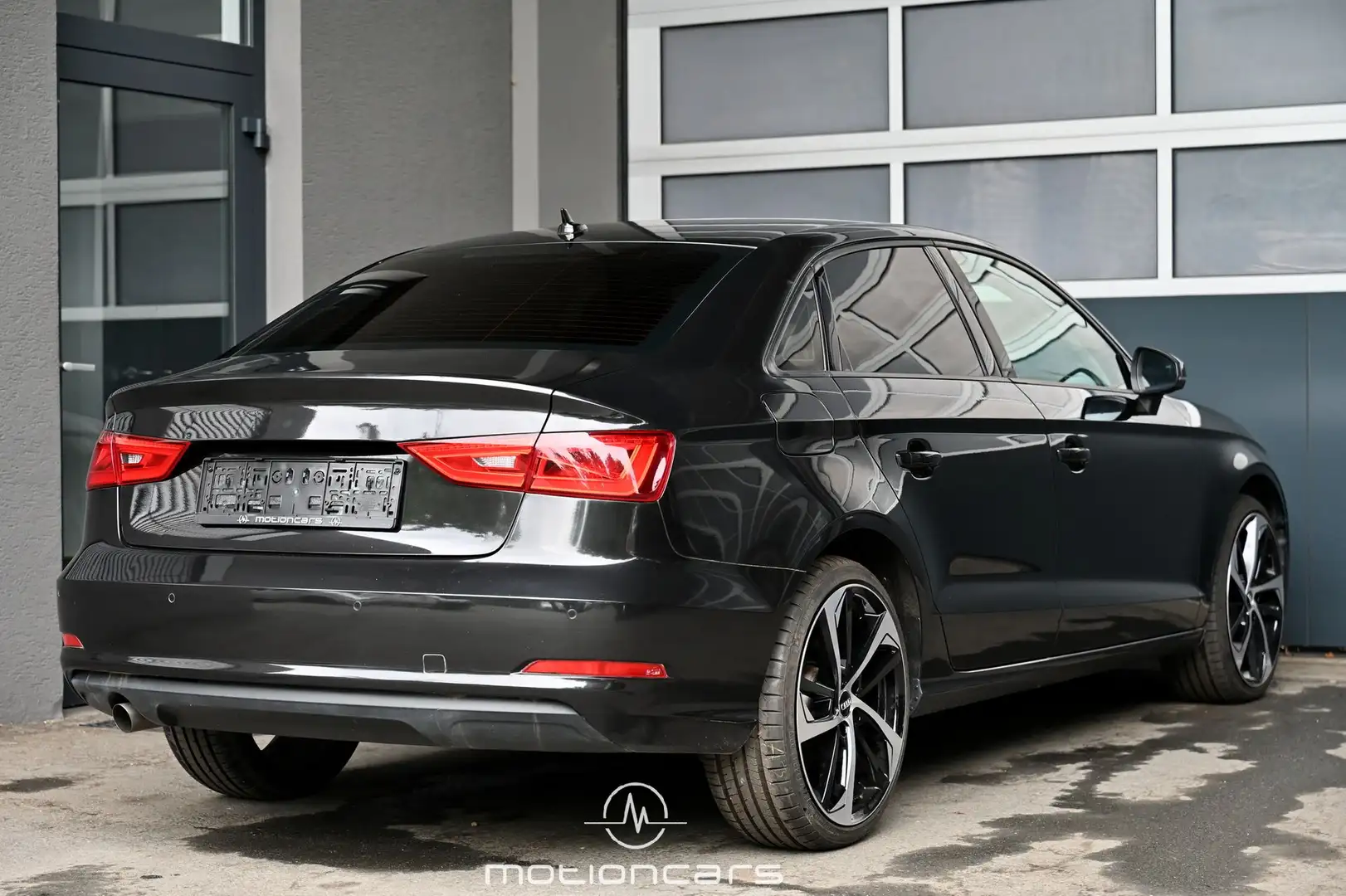 Audi A3 Limousine 1.6 TDI Pickerl NEU Schwarz - 2